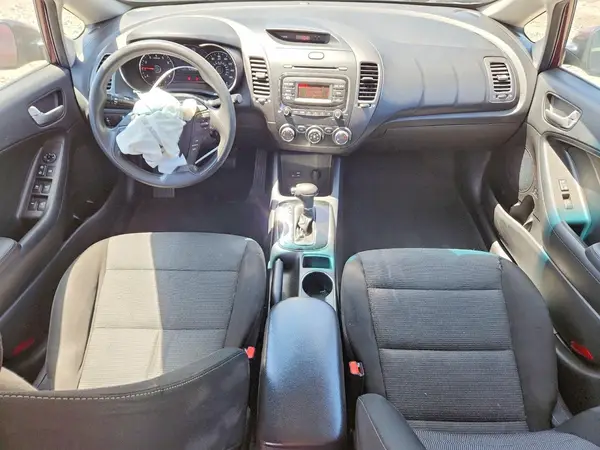 3KPFK4A73HE148525 2017 KIA FORTE - Image 8