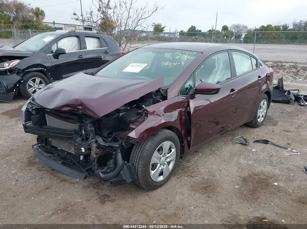 3KPFK4A73HE152655 2017 KIA FORTE - Image 2