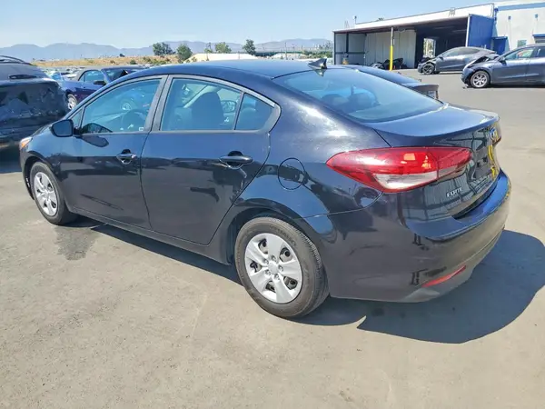 3KPFK4A73HE152879 2017 KIA FORTE - Image 2