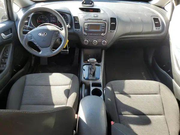 3KPFK4A73HE153594 2017 KIA FORTE - Image 8