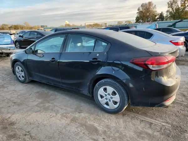 3KPFK4A73HE156138 2017 KIA FORTE - Image 2