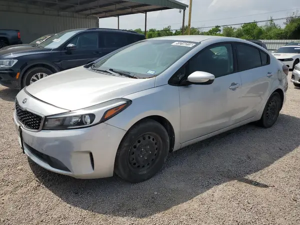 3KPFK4A73HE156995 2017 KIA FORTE - Image 2