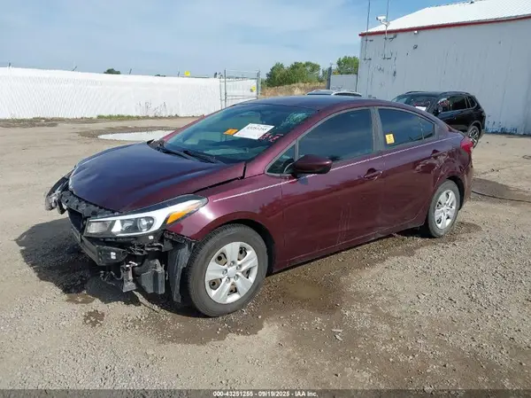 3KPFK4A73HE158228 2017 KIA FORTE - Image 2