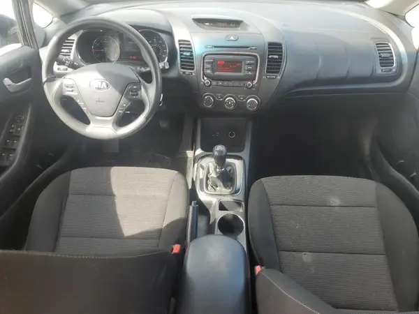 3KPFK4A73HE158553 2017 KIA FORTE - Image 8