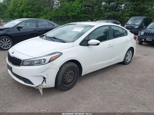3KPFK4A73HE160772 2017 KIA FORTE - Image 2