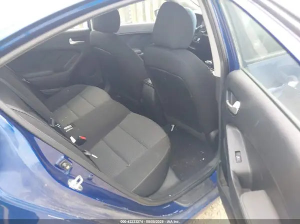 3KPFK4A73HE161128 2017 KIA FORTE - Image 8