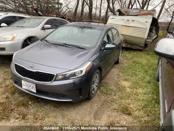 3KPFK4A73JE163855 2018 KIA FORTE - Image 2