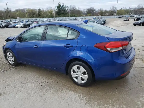3KPFK4A73JE165959 2018 KIA FORTE - Image 2
