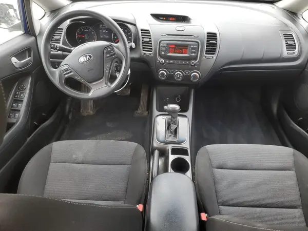 3KPFK4A73JE165959 2018 KIA FORTE - Image 8