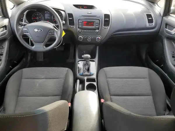3KPFK4A73JE165993 2018 KIA FORTE - Image 8