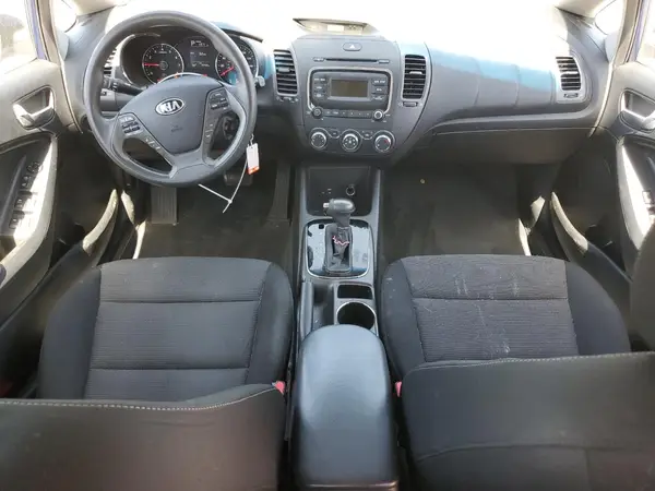 3KPFK4A73JE167453 2018 KIA FORTE - Image 8