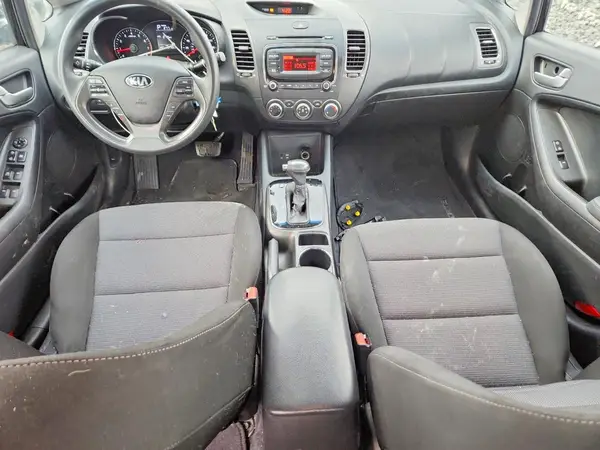 3KPFK4A73JE167484 2018 KIA FORTE - Image 8