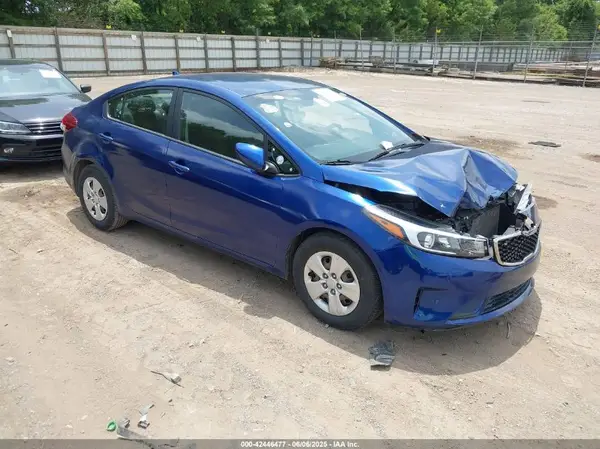 3KPFK4A73JE168764 2018 KIA FORTE - Image 1