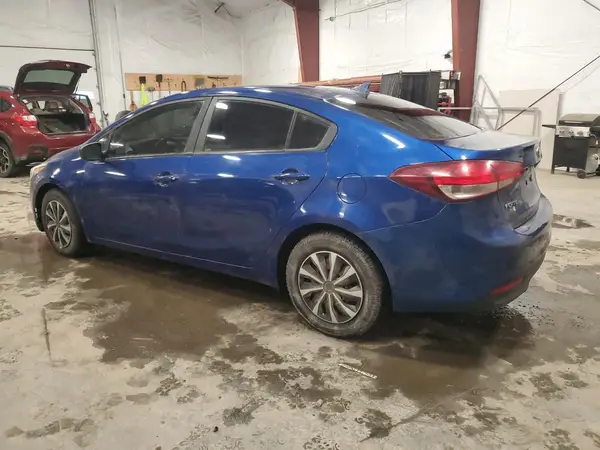 3KPFK4A73JE171678 2018 KIA FORTE - Image 2