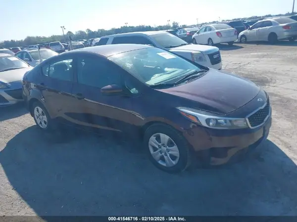 3KPFK4A73JE177030 2018 KIA FORTE - Image 1