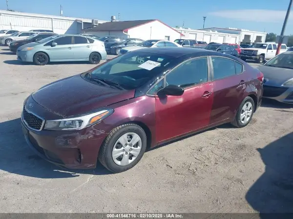 3KPFK4A73JE177030 2018 KIA FORTE - Image 2