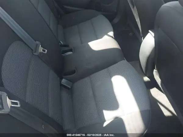 3KPFK4A73JE177030 2018 KIA FORTE - Image 8