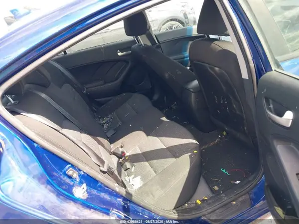 3KPFK4A73JE178792 2018 KIA FORTE - Image 8