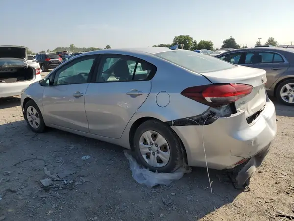 3KPFK4A73JE181689 2018 KIA FORTE - Image 2
