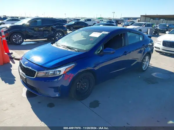 3KPFK4A73JE183703 2018 KIA FORTE - Image 2
