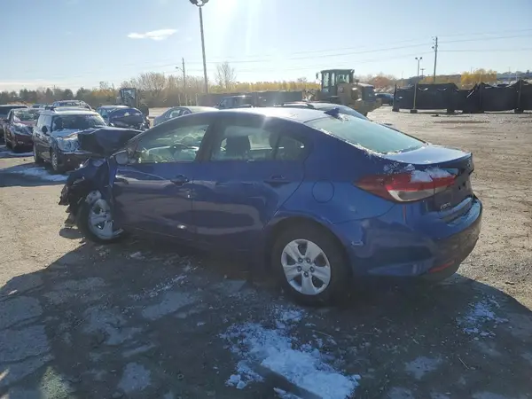 3KPFK4A73JE185077 2018 KIA FORTE - Image 2