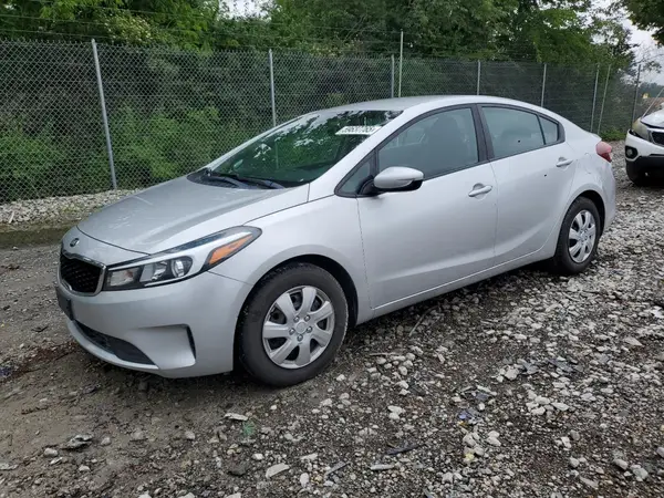 3KPFK4A73JE188898 2018 KIA FORTE - Image 1