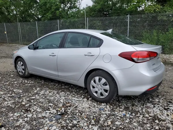 3KPFK4A73JE188898 2018 KIA FORTE - Image 2