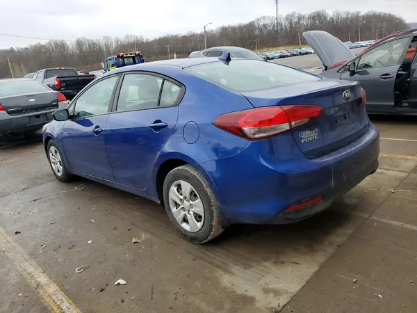 3KPFK4A73JE190781 2018 KIA FORTE - Image 2