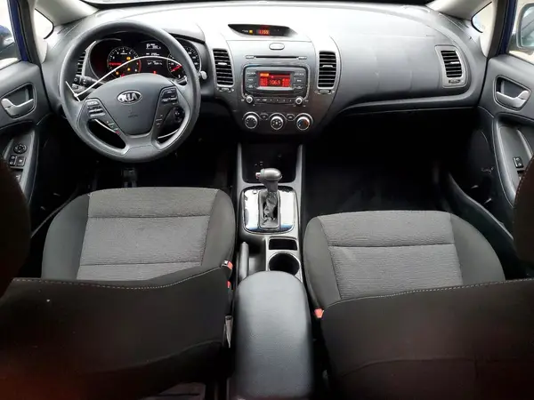 3KPFK4A73JE190781 2018 KIA FORTE - Image 8