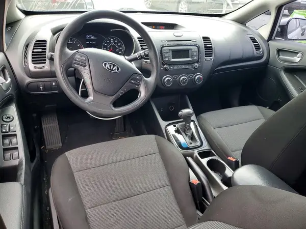 3KPFK4A73JE196158 2018 KIA FORTE - Image 8
