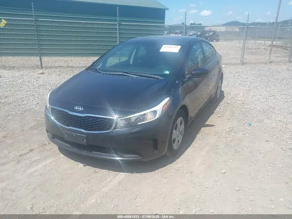 3KPFK4A73JE197052 2018 KIA FORTE - Image 2