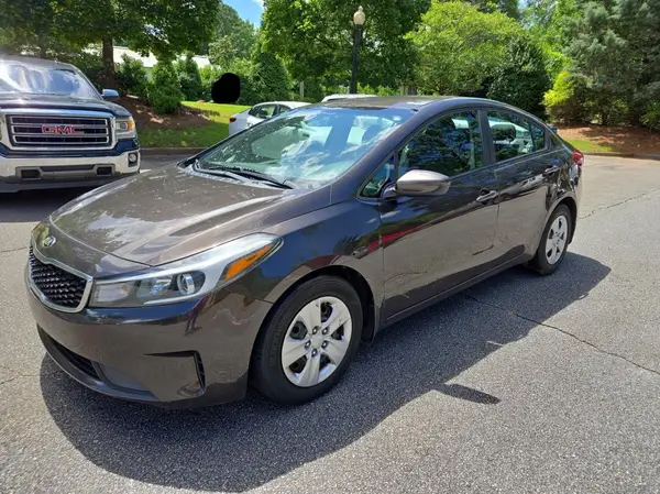 3KPFK4A73JE198606 2018 KIA FORTE - Image 2