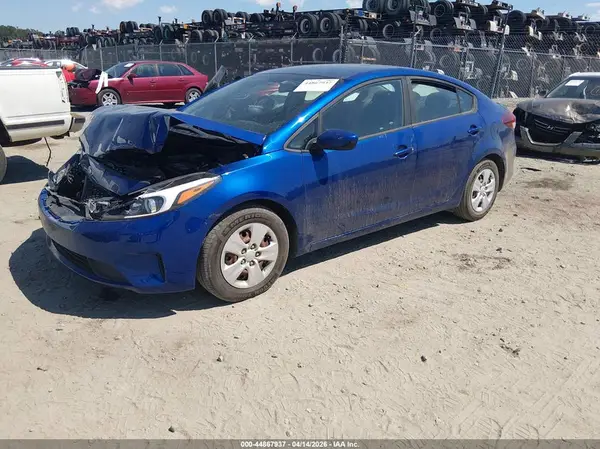 3KPFK4A73JE199366 2018 KIA FORTE - Image 2