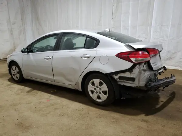 3KPFK4A73JE200080 2018 KIA FORTE - Image 2