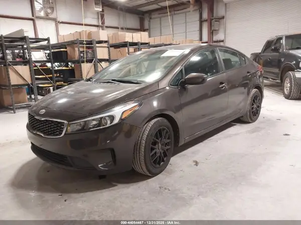 3KPFK4A73JE202007 2018 KIA FORTE - Image 2