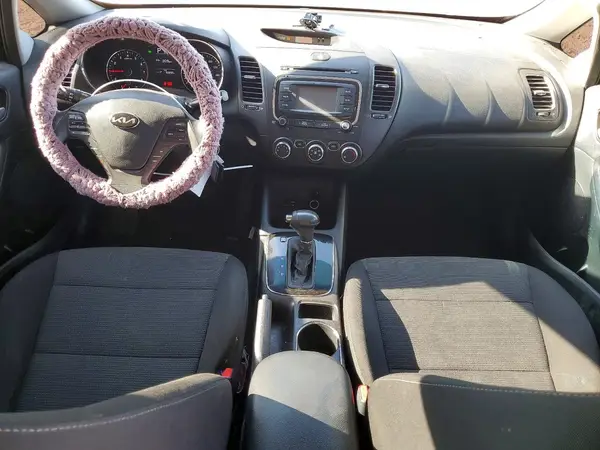 3KPFK4A73JE202251 2018 KIA FORTE - Image 8