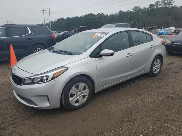 3KPFK4A73JE203822 2018 KIA FORTE - Image 1