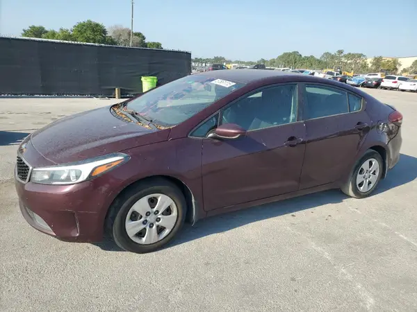 3KPFK4A73JE204307 2018 KIA FORTE - Image 1