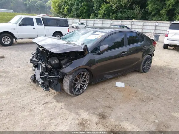 3KPFK4A73JE205778 2018 KIA FORTE - Image 2