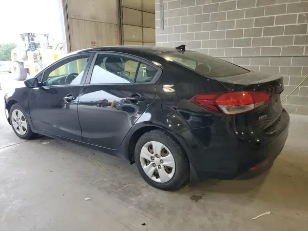 3KPFK4A73JE210267 2018 KIA FORTE - Image 2