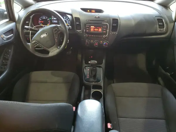 3KPFK4A73JE210267 2018 KIA FORTE - Image 8