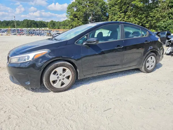 3KPFK4A73JE210334 2018 KIA FORTE - Image 1