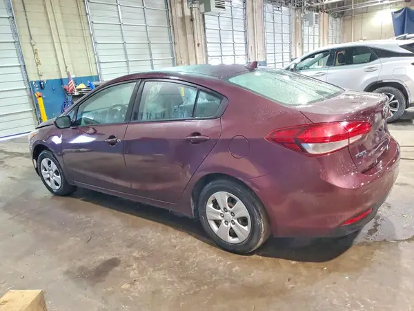 3KPFK4A73JE211208 2018 KIA FORTE - Image 2
