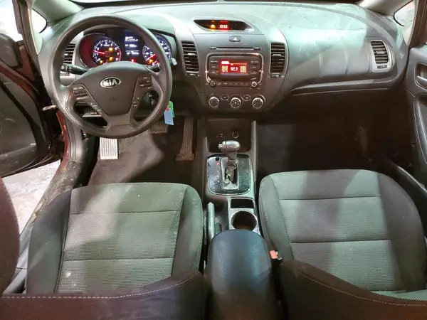 3KPFK4A73JE211208 2018 KIA FORTE - Image 8