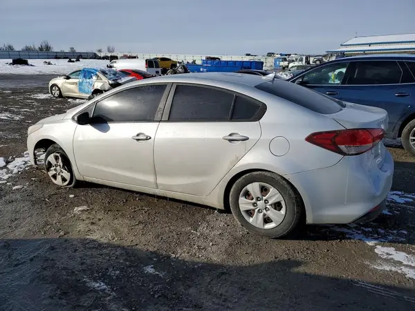 3KPFK4A73JE211340 2018 KIA FORTE - Image 2