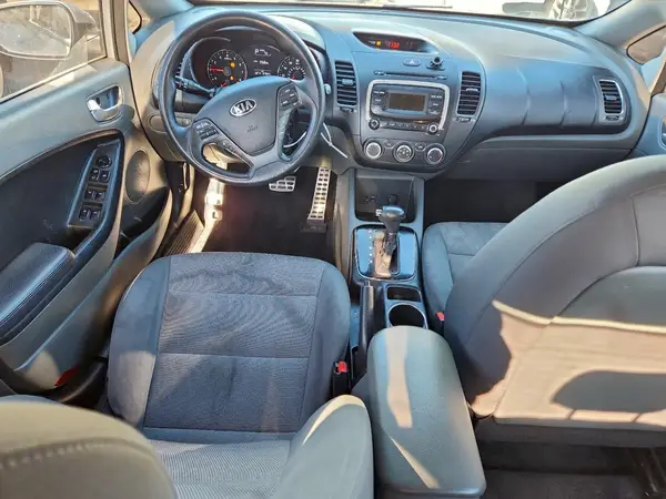 3KPFK4A73JE213346 2018 KIA FORTE - Image 8