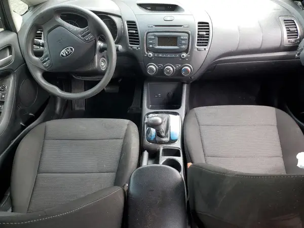 3KPFK4A73JE213928 2018 KIA FORTE - Image 8
