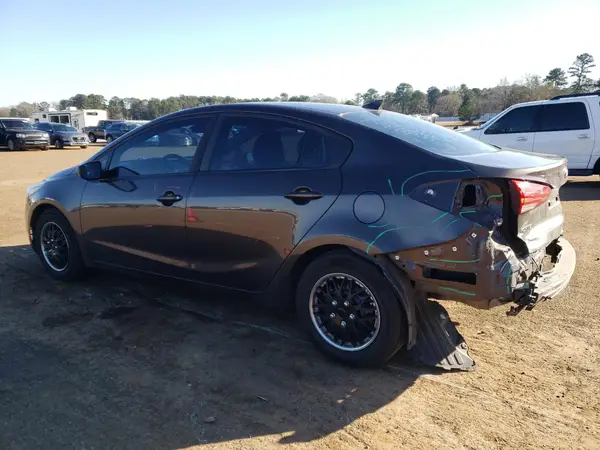 3KPFK4A73JE216313 2018 KIA FORTE - Image 2