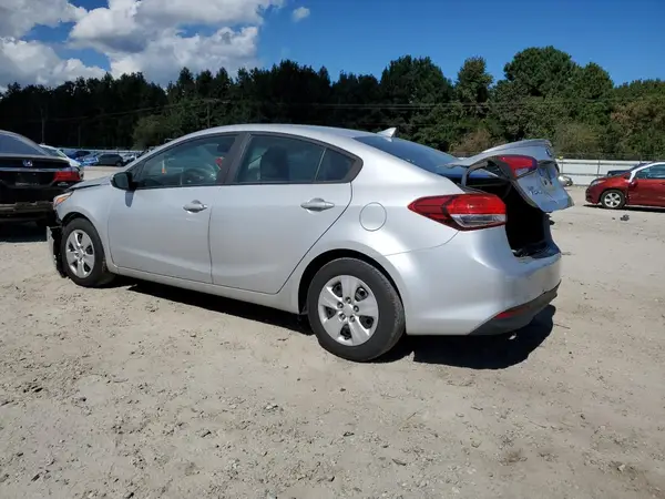 3KPFK4A73JE217798 2018 KIA FORTE - Image 2