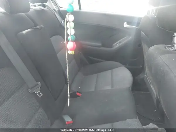 3KPFK4A73JE217896 2018 KIA FORTE - Image 8